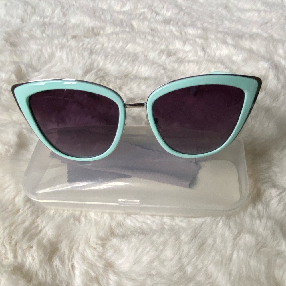 NWOT SUNGLASSES
